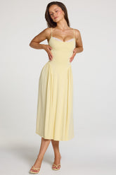 Vestido midaxi de encaje modal en amarillo pastel