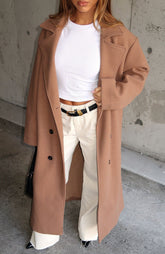 Abrigo extragrande Modern Edge color caramelo