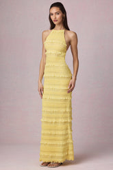 Vestido maxi halter sin espalda con volantes en amarillo limón