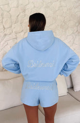 Sudadera oversize celeste para el cortejo nupcial
