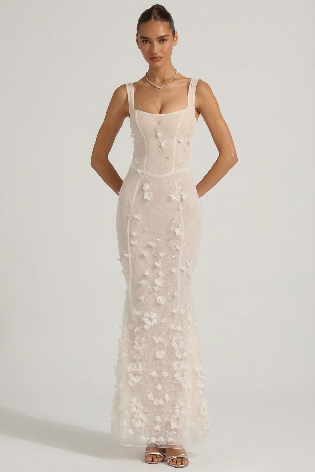 Embellished Appliqu¨¦ Soft-Scoop Corset Gown in White