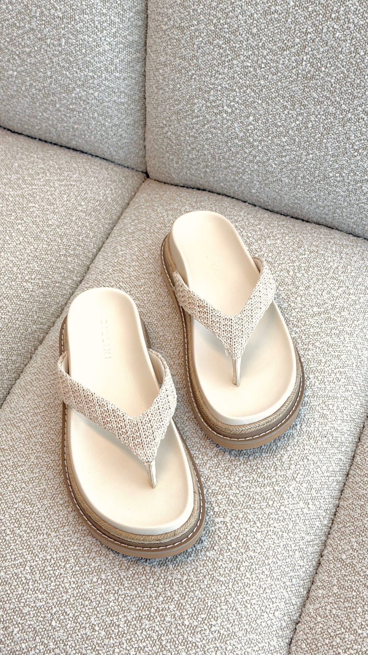 Arlette Slide - Cream Raffia